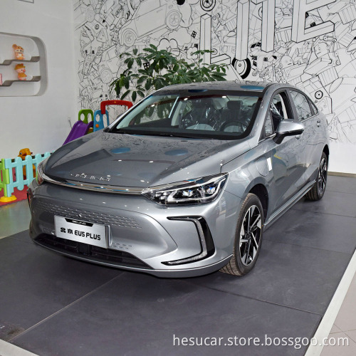 Nuovo veicolo energetico Motor BAIC AUTO BAIC EU5 Plus 2019 2020 R500 Z Premium in stock Big Space Auto per veicoli automobilistici ad alta velocità